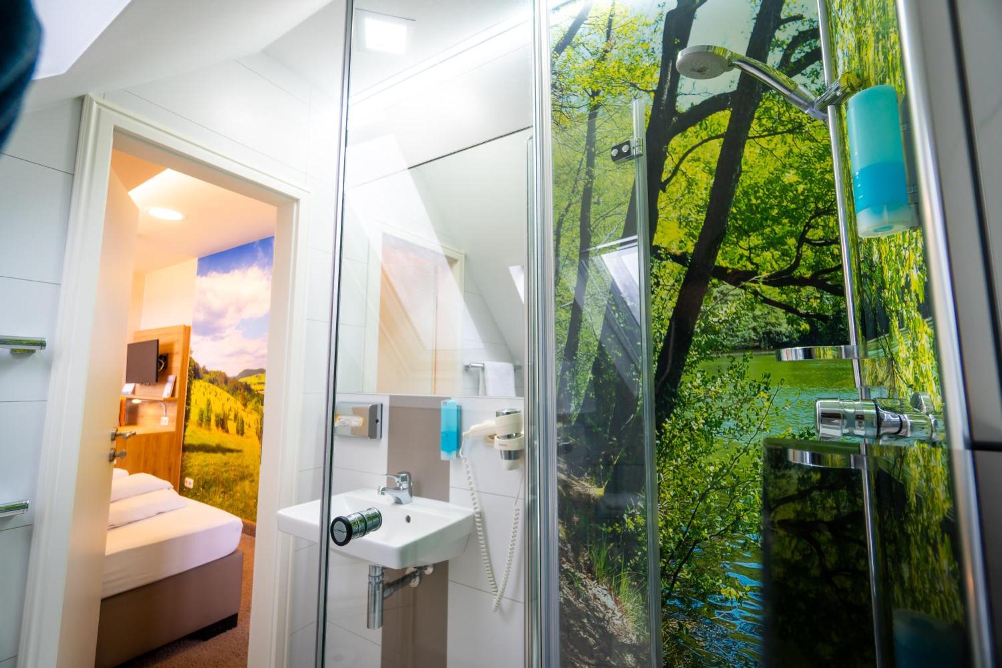 Landhotel Zur Gruenen Kutte Bernshausen Esterno foto