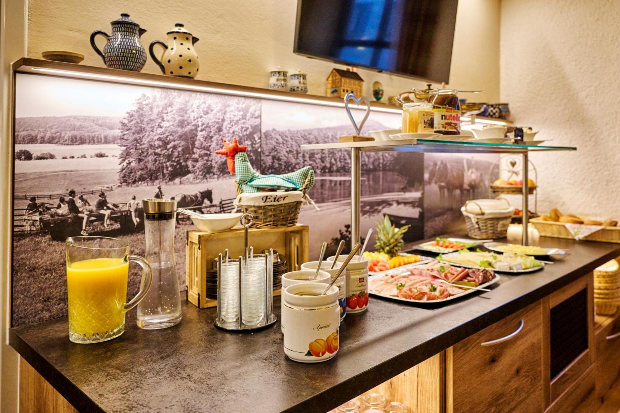 Landhotel Zur Gruenen Kutte Bernshausen Esterno foto