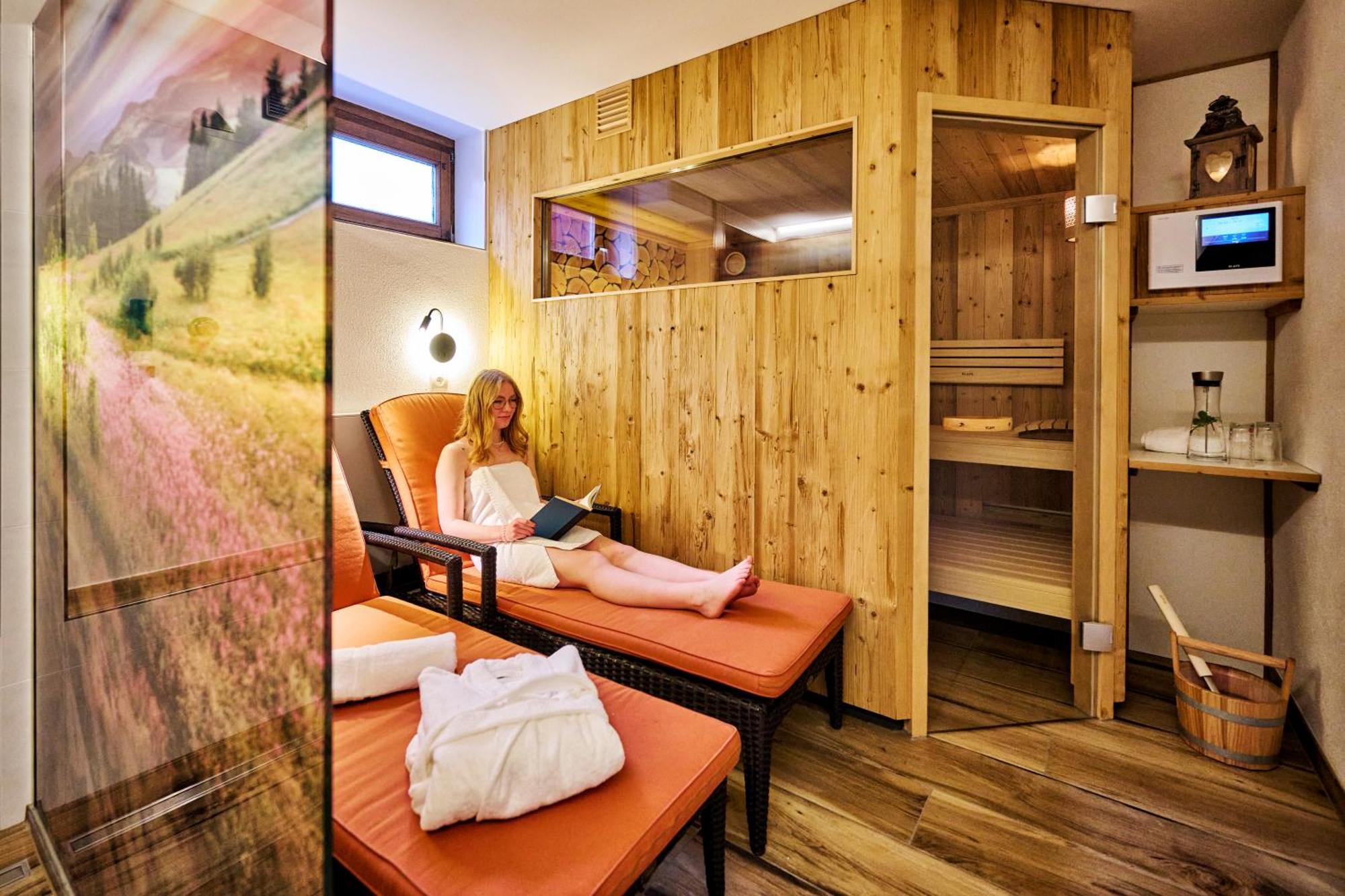 Landhotel Zur Gruenen Kutte Bernshausen Esterno foto