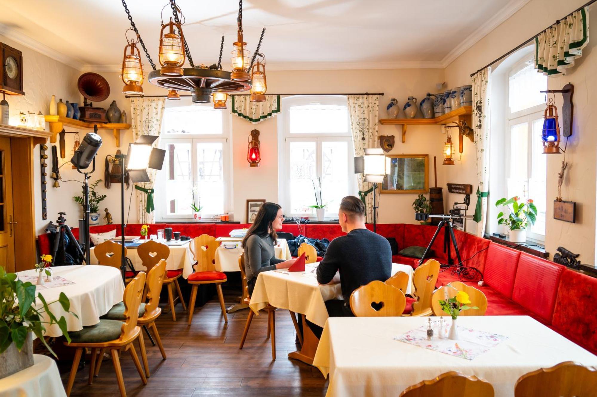Landhotel Zur Gruenen Kutte Bernshausen Esterno foto