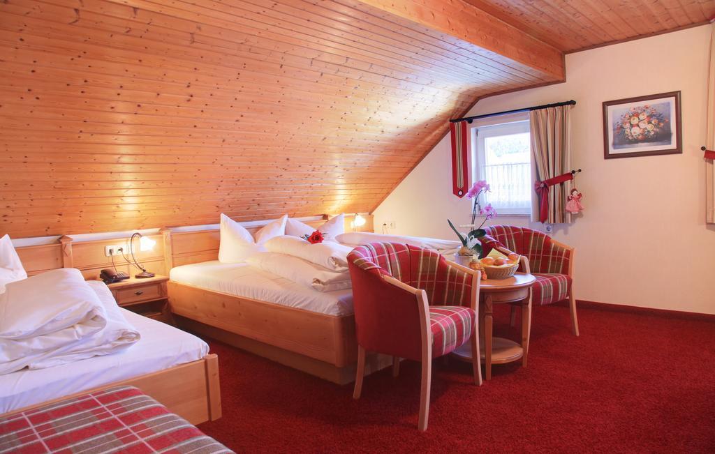 Landhotel Zur Gruenen Kutte Bernshausen Camera foto
