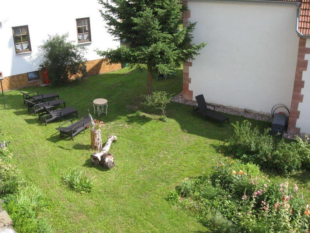 Landhotel Zur Gruenen Kutte Bernshausen Esterno foto